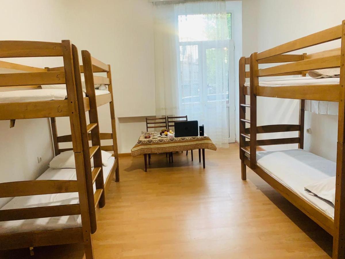 Infinity Hostel & Tour Erivan Dış mekan fotoğraf